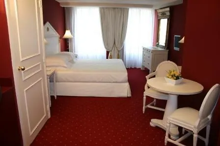 Mazarin 4*