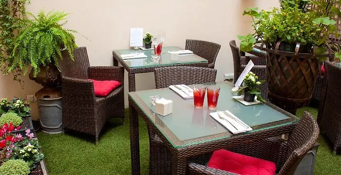 Mazarin Hotel 4*